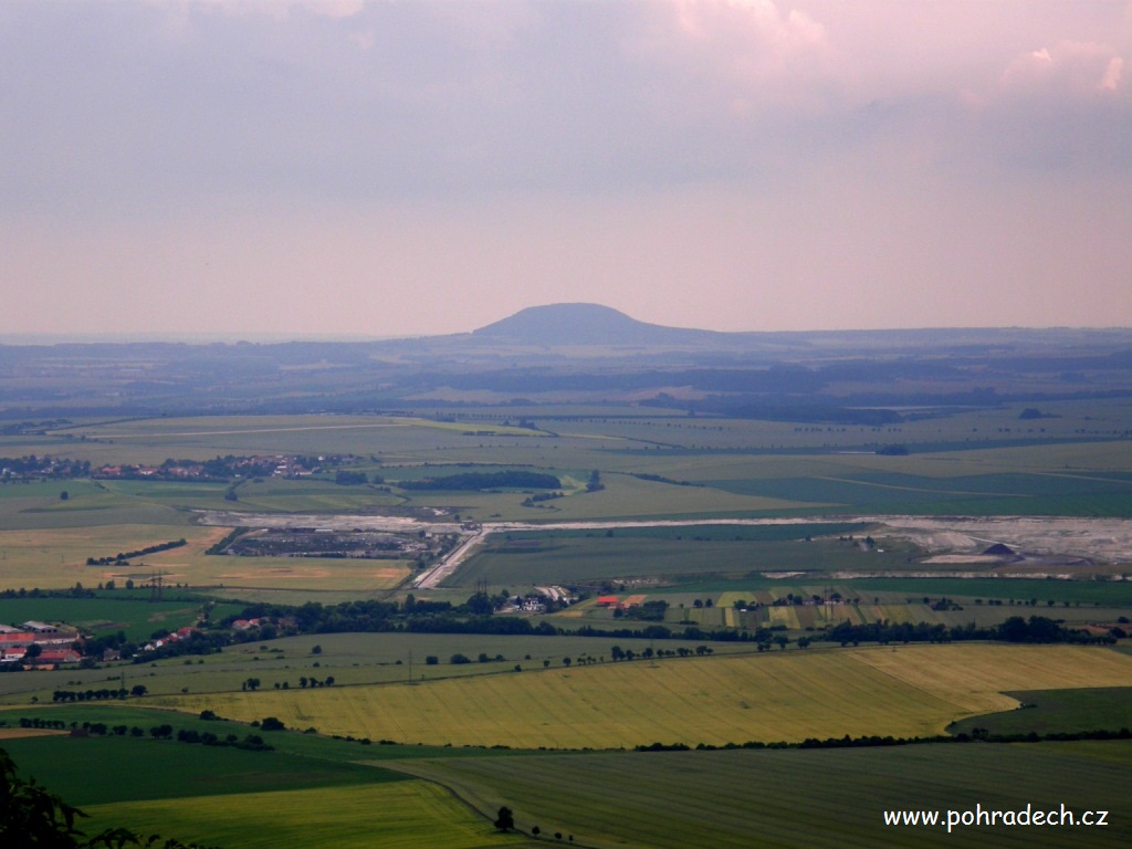 f1 Říp z Košťálova ... to jsou panoramata, mámo