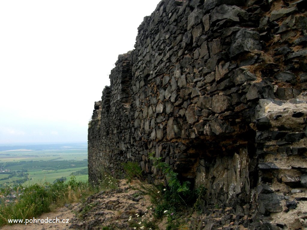 i východní stěna paláce