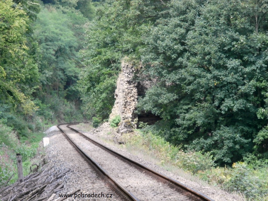 m1a ...severozápadní brána do podhradí - vesničky Odranec